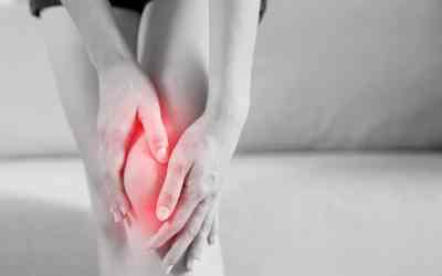 Understanding Painful Knees: Causes, Symptoms, and Treatment Options